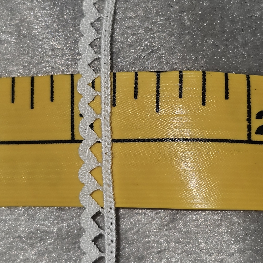 95+ Yards Vintage Lace & Trim - Picture 3 of 16